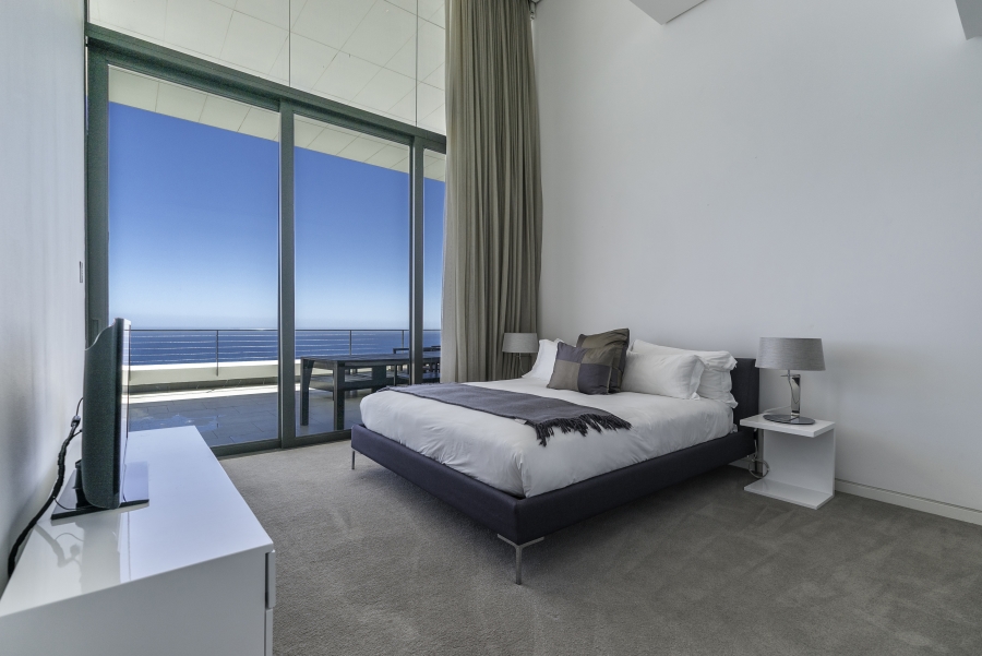 5 Bedroom Property for Sale in Clifton Western Cape